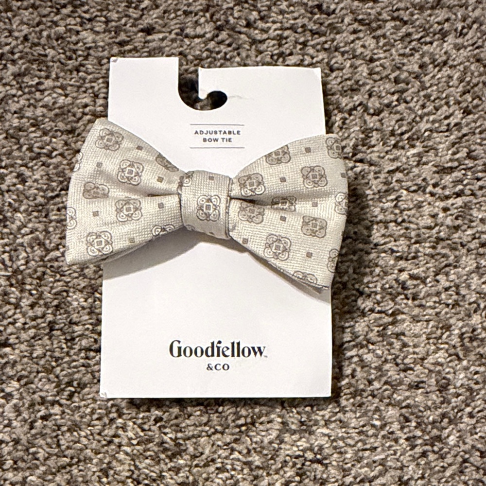 Goodfellow & Co Cream Patterned Bow Tie